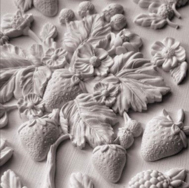 IOD Decor Mould Wild Berries erhältlich bei Countryside Colours