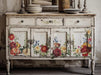 IOD Decor Transfer Collage De Fleurs erhältlich bei Countryside Colours auf einem weißen Sideboard 