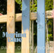 Zaun wird mit Marina Blue Outdoor Farbe von Paint of Walinoon gestrichen 