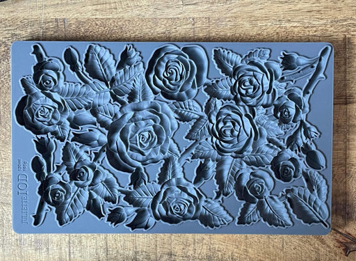 IOD Juliette Mould - Verwandeln Sie Ihre Projekte mit den wunderschönen Rosen Details der Juliette Mould von IOD in Hingucker. Perfekt, um Ihren Projekten einen Hauch von Eleganz zu verleihen. Jetzt erhältlich bei Countryside Colours