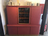 Dining Room Red gestrichener Schrank in der Eggshell Qualität - Kreidefarbe von Painting The Past erhältlich bei Countryside Colours