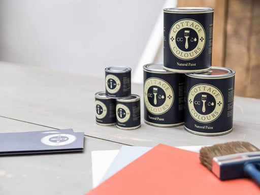 Kreidefarben von Cottage Colours sind in verschiedenen Qualitäten und Gebindegrößen bei Countryside Colours erhältlich